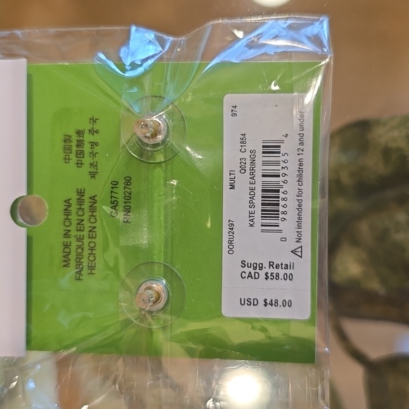 Adorable crab earrings - Picture 2 of 2